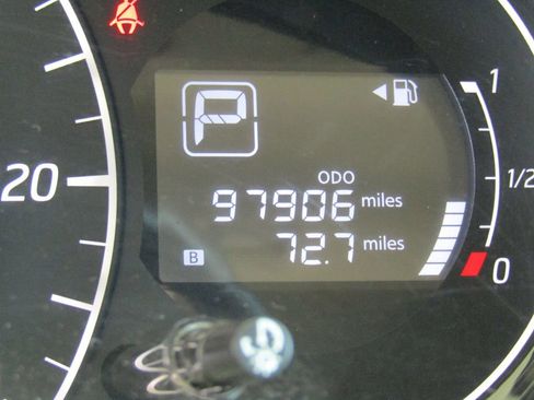 Used 2017 Nissan Versa Note SV FWD image 17