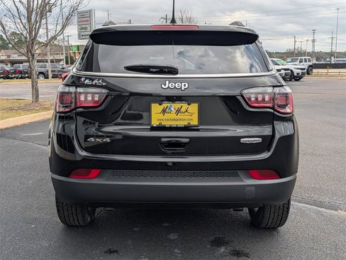 Used 2024 Jeep Compass Latitude image 5