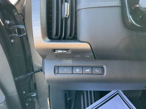 Certified 2022 Nissan Pathfinder Platinum w/ Cargo Package AWD/4WD image 13
