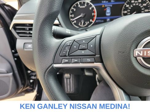 Certified 2025 Nissan Altima 2.5 SV FWD image 30