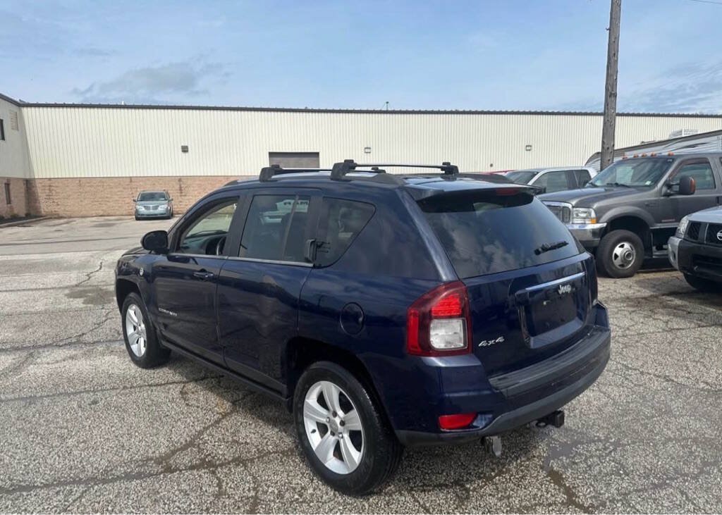 Used 2014 Jeep Compass Latitude w/ Sun/Sound Group AWD/4WD image 6