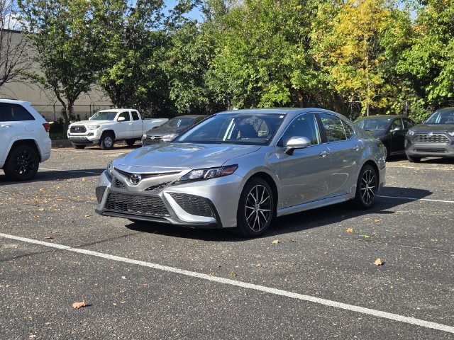 Certified 2021 Toyota Camry SE w/ Cold Weather Package AWD/4WD image 33