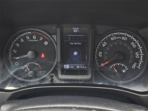 Used 2020 Toyota Tacoma SR image 31