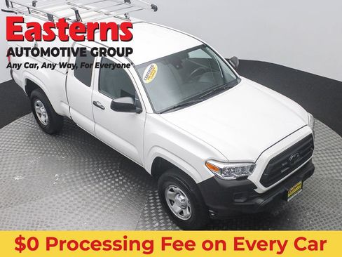 Used 2020 Toyota Tacoma SR RWD image 3