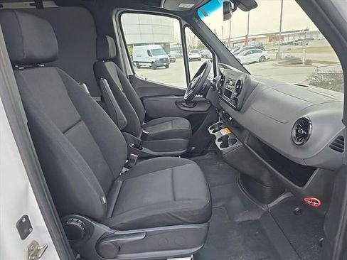 Used 2023 Mercedes-Benz Sprinter 144 Cargo image 7