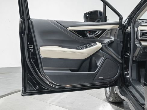 Used 2020 Subaru Outback Limited image 12