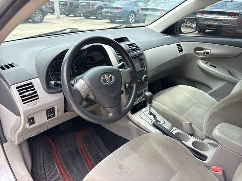 Used 2013 Toyota Corolla LE FWD image 6