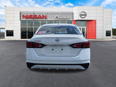 Certified 2025 Nissan Altima 2.5 S FWD image 4