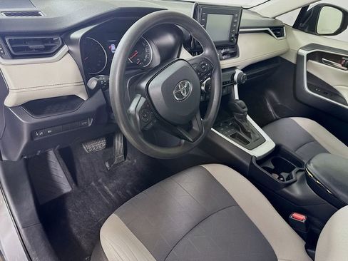 Used 2019 Toyota RAV4 XLE image 9
