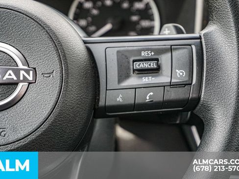 Used 2024 Nissan Rogue S FWD image 30