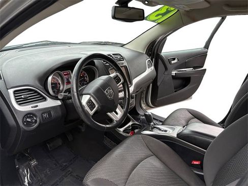 Used 2013 Dodge Journey SXT w/ Safe & Sound Group image 9