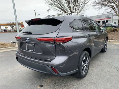 Used 2022 Toyota Highlander XLE image 8