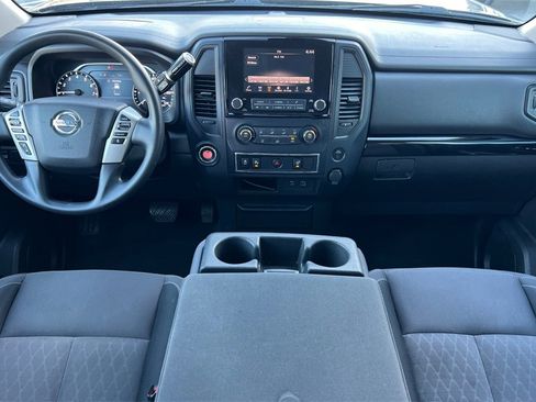 Used 2022 Nissan Titan SV image 16