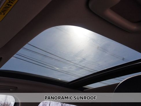 Used 2023 Kia Sorento S w/ Panoramic Sunroof Package AWD/4WD image 3