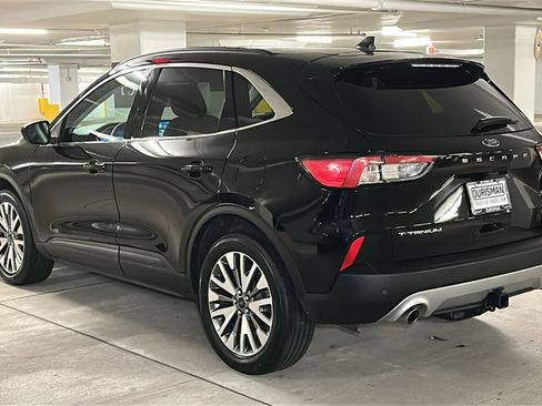 Used 2022 Ford Escape Titanium w/ Class II Trailer Tow Package image 3