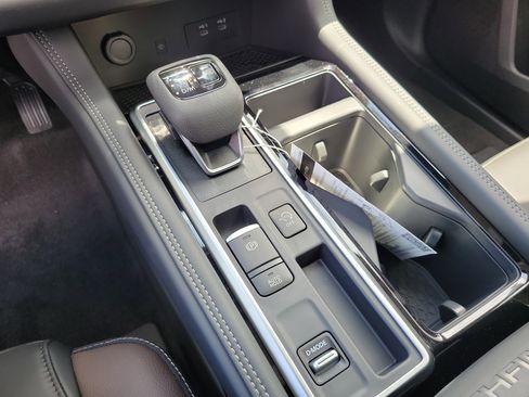 New 2026 Nissan Pathfinder Platinum w/ Cargo Package FWD image 19