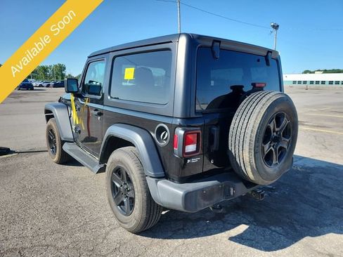 Used 2018 Jeep Wrangler Sport w/ Quick Order Package 24S AWD/4WD image 3