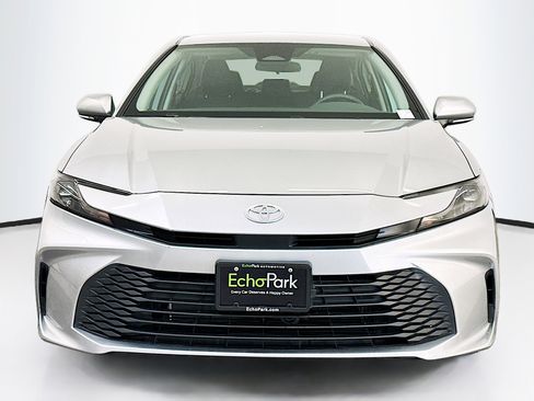 Used 2025 Toyota Camry LE image 2