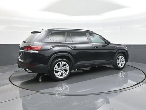 Used 2023 Volkswagen Atlas SE w/ Panoramic Sunroof Package FWD image 7