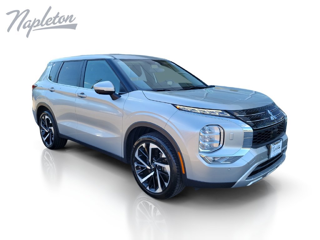 Used 2024 Mitsubishi Outlander SE AWD/4WD image 8