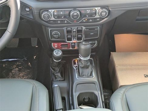 New 2026 Jeep Gladiator Mojave image 18