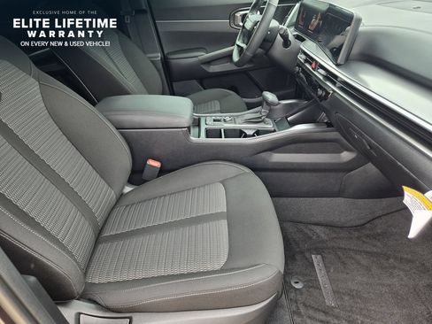 Certified 2026 Kia Sorento LX FWD image 12