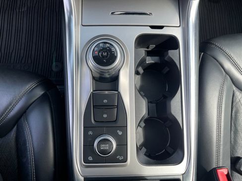 Used 2020 Ford Explorer Platinum w/ Premium Technology Package image 25