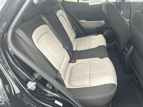 Certified 2025 Hyundai Venue SEL FWD image 16