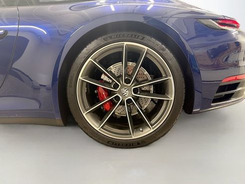 Certified 2024 Porsche 911 Carrera RWD image 33