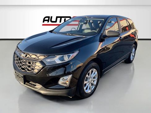 Used 2021 Chevrolet Equinox LS w/ LPO, Blackout Package FWD image 3