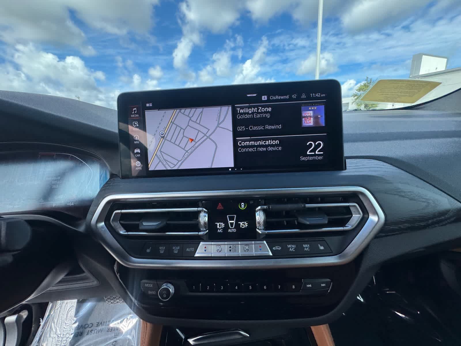 Used 2025 BMW X4 xDrive30i w/ Premium Package AWD/4WD image 13