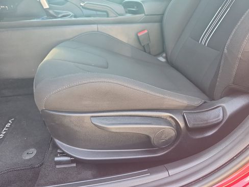 Used 2025 Hyundai Elantra Sport FWD image 26