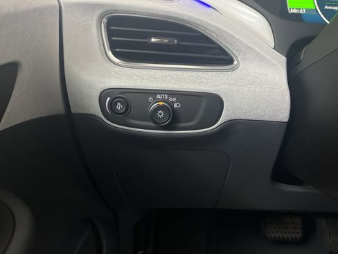 Used 2018 Chevrolet Bolt Premier w/ Driver Confidence II Package image 55