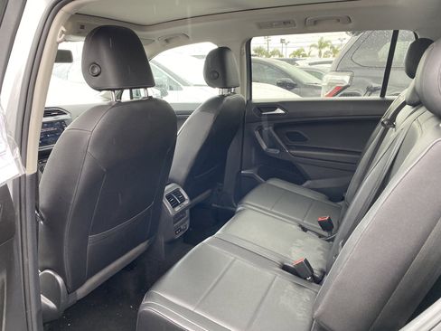 Used 2020 Volkswagen Tiguan SE image 13