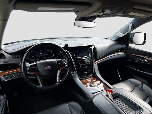 Used 2019 Cadillac Escalade Luxury image 25