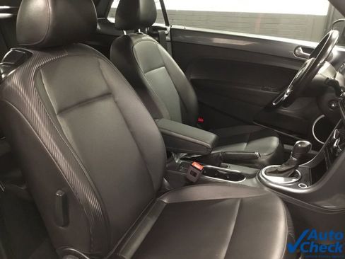 Used 2019 Volkswagen Beetle 2.0T S image 35
