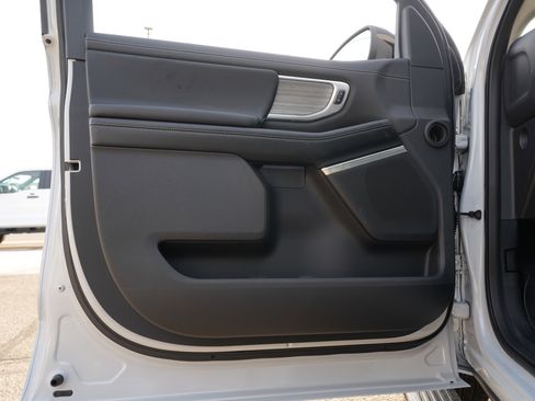 New 2025 Ford Expedition Platinum image 17