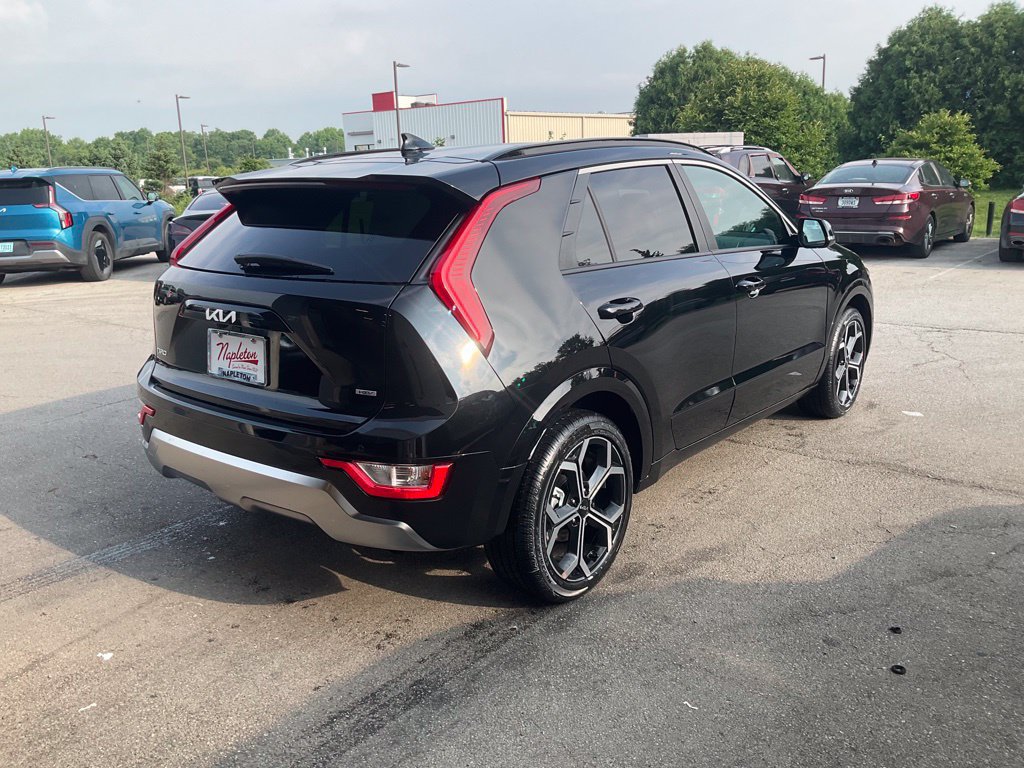 Used 2025 Kia Niro EX Touring FWD image 7