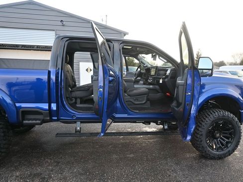 New 2026 Ford F250 Lariat w/ Black Appearance Package image 40