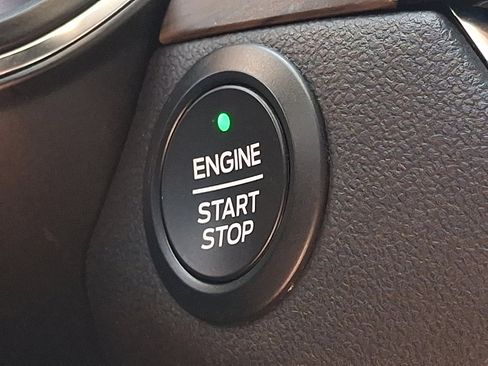 Used 2020 Ford Escape Titanium image 23