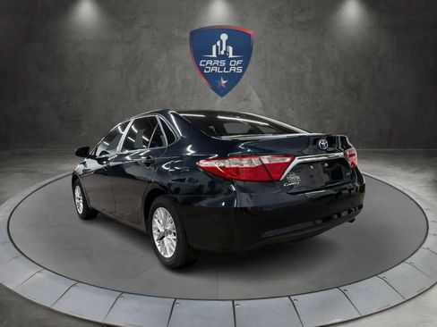 Used 2017 Toyota Camry LE image 3