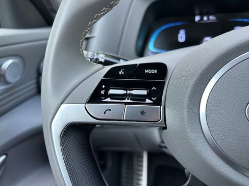 New 2025 Hyundai Elantra SEL image 12