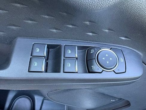 Used 2020 Ford Escape SE FWD image 17