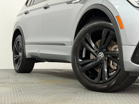 Used 2023 Volkswagen Tiguan SE R-Line FWD image 17