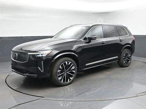 New 2026 Volvo XC90 T8 Plus w/ Protection Package Premier AWD/4WD image 4