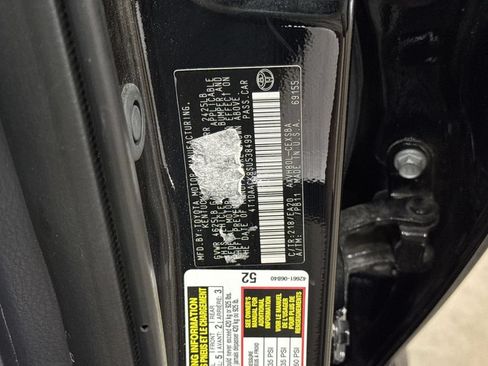 Used 2025 Toyota Camry SE FWD image 32