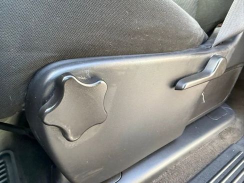 Used 2014 Chevrolet Silverado 2500 LT w/ Snow Plow Prep Package image 18