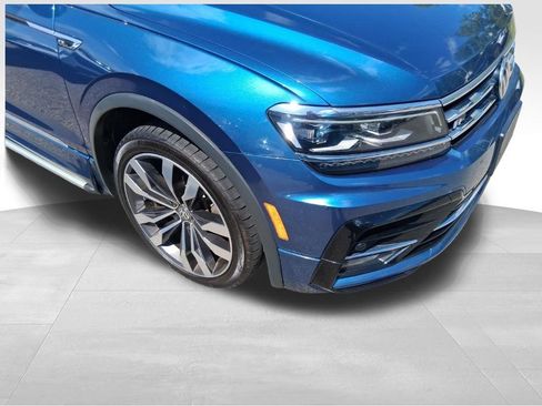 Used 2020 Volkswagen Tiguan SEL Premium R-Line w/ 3rd Row Seat Package AWD/4WD image 9