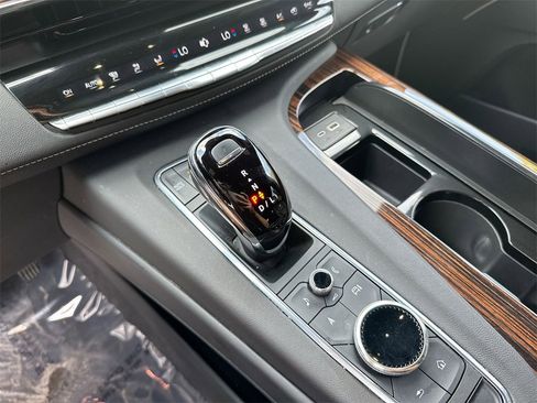 Used 2023 Cadillac Escalade Premium Luxury image 23