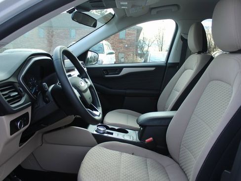 Used 2022 Ford Escape SE w/ Cold Weather Package image 12